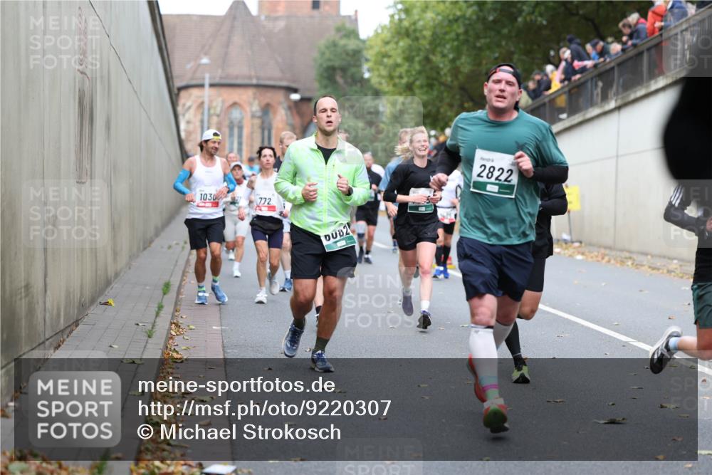 05.10.2025 - 20. swb-Marathon Bremen Michael Strokosch http://msf.ph/oto/9220307 05.10.2025 12:48:00 Laufen 1030, 772, 2, 2822 meine-sportfotos.de