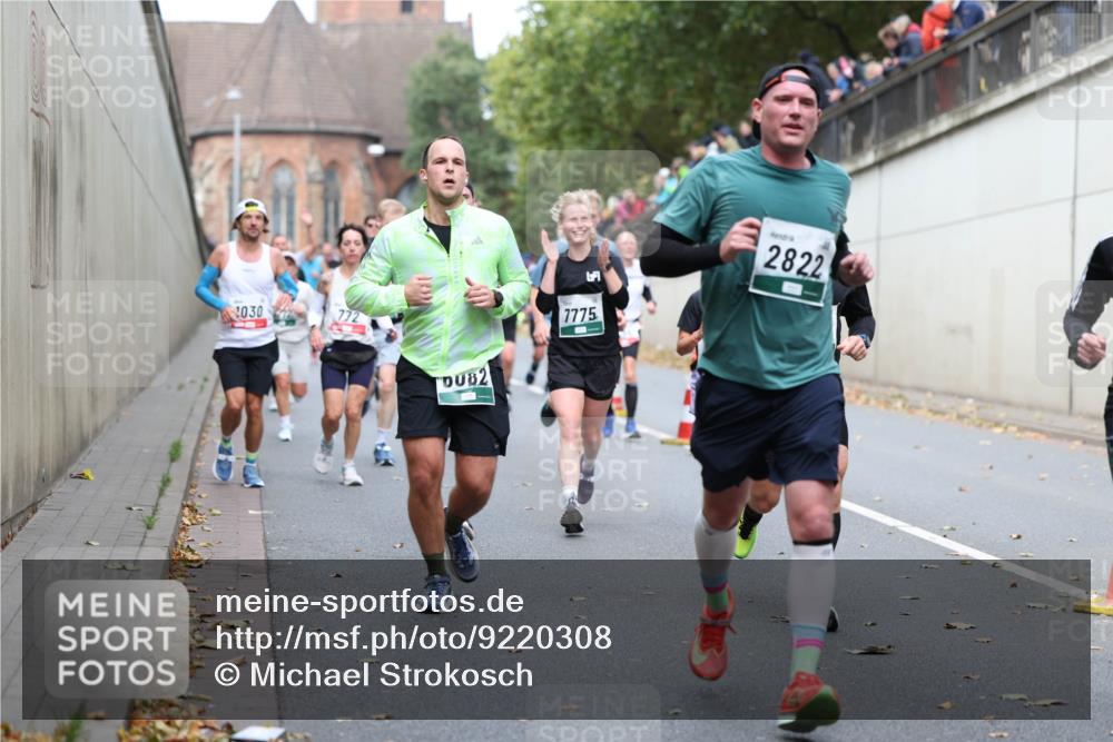 05.10.2025 - 20. swb-Marathon Bremen Michael Strokosch http://msf.ph/oto/9220308 05.10.2025 12:48:01 Laufen 030, 2, 7775, 2822 meine-sportfotos.de