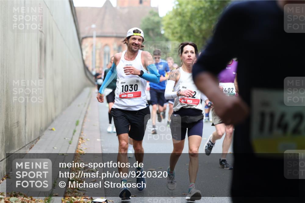 05.10.2025 - 20. swb-Marathon Bremen Michael Strokosch http://msf.ph/oto/9220320 05.10.2025 12:48:04 Laufen 1030, 402, 1142 meine-sportfotos.de