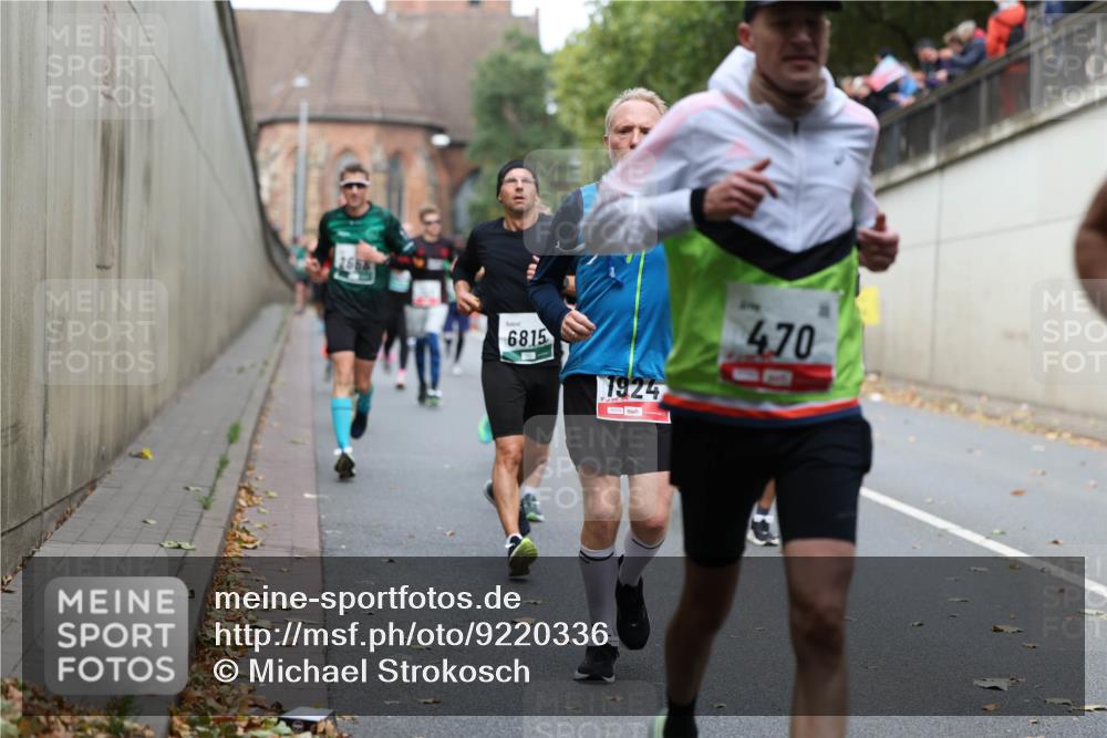 05.10.2025 - 20. swb-Marathon Bremen Michael Strokosch http://msf.ph/oto/9220336 05.10.2025 12:48:13 Laufen 2658, 6815, 1924, 470 meine-sportfotos.de