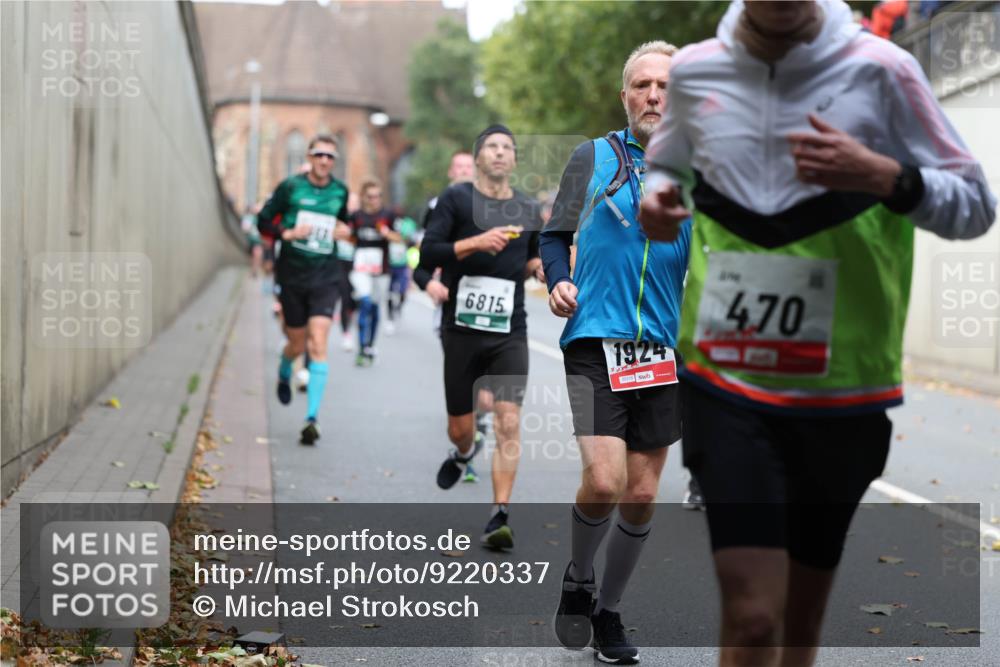 05.10.2025 - 20. swb-Marathon Bremen Michael Strokosch http://msf.ph/oto/9220337 05.10.2025 12:48:13 Laufen 6815, 1924, 00310, 470 meine-sportfotos.de