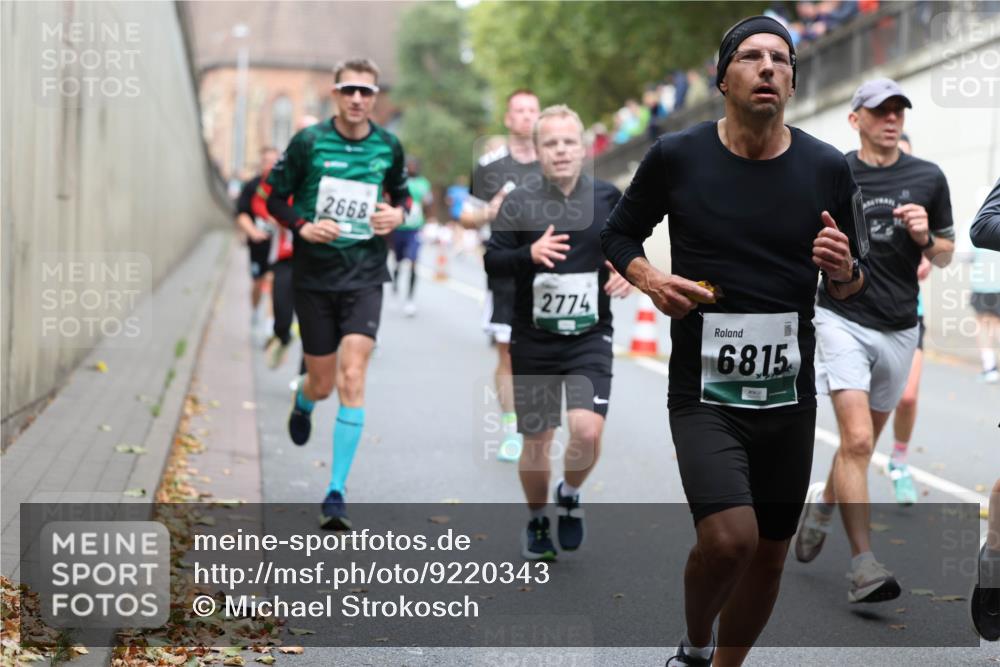 05.10.2025 - 20. swb-Marathon Bremen Michael Strokosch http://msf.ph/oto/9220343 05.10.2025 12:48:15 Laufen 2668, 2774, 6815 meine-sportfotos.de