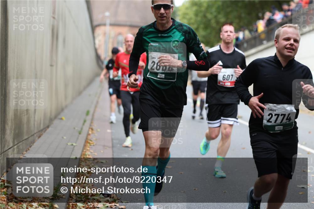 05.10.2025 - 20. swb-Marathon Bremen Michael Strokosch http://msf.ph/oto/9220347 05.10.2025 12:48:16 Laufen 2600, 607, 143, 2774 meine-sportfotos.de