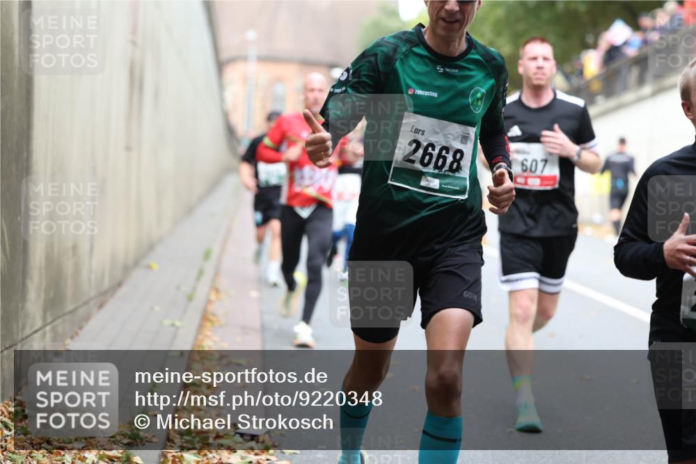05.10.2025 - 20. swb-Marathon Bremen Michael Strokosch http://msf.ph/oto/9220348 05.10.2025 12:48:16 Laufen 2668, 607 meine-sportfotos.de