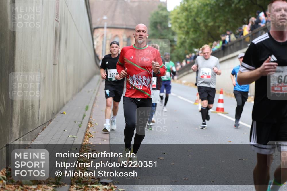 05.10.2025 - 20. swb-Marathon Bremen Michael Strokosch http://msf.ph/oto/9220351 05.10.2025 12:48:17 Laufen 2910, 1348, 60 meine-sportfotos.de