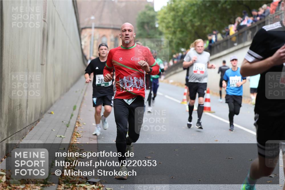 05.10.2025 - 20. swb-Marathon Bremen Michael Strokosch http://msf.ph/oto/9220353 05.10.2025 12:48:17 Laufen 29 meine-sportfotos.de