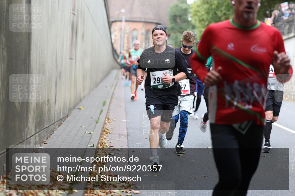 05.10.2025 - 20. swb-Marathon Bremen Michael Strokosch http://msf.ph/oto/9220357 05.10.2025 12:48:18 Laufen 29, 2910, 47, 4 meine-sportfotos.de