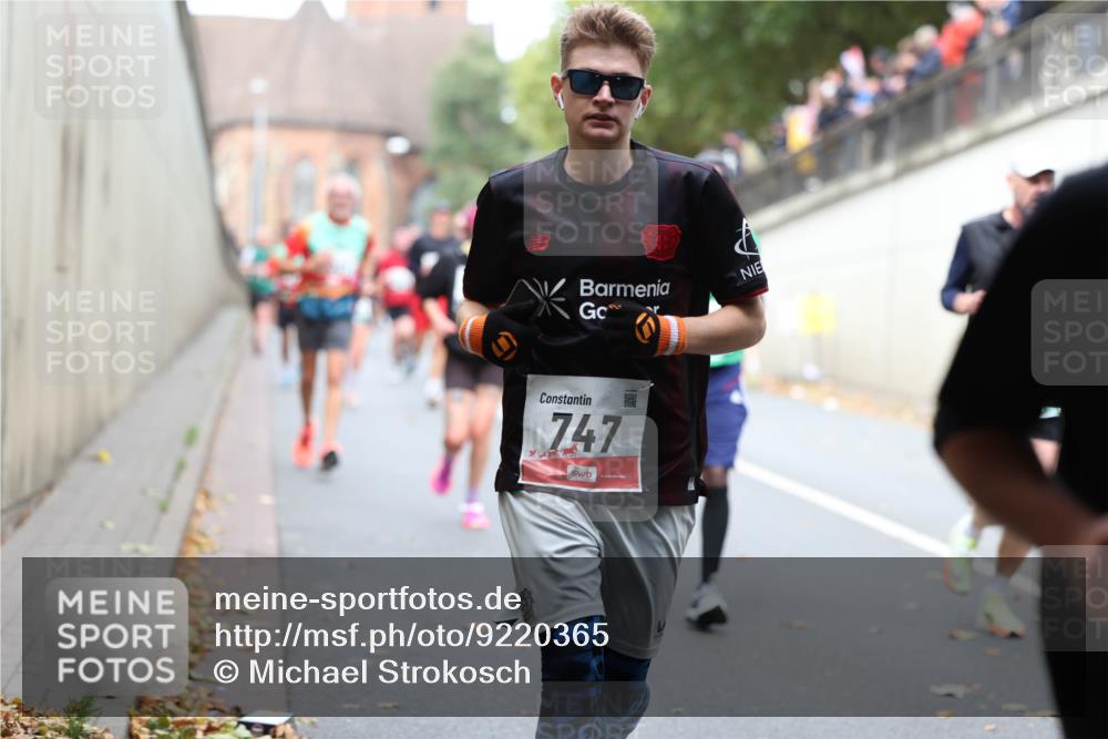 05.10.2025 - 20. swb-Marathon Bremen Michael Strokosch http://msf.ph/oto/9220365 05.10.2025 12:48:20 Laufen 7, 47 meine-sportfotos.de