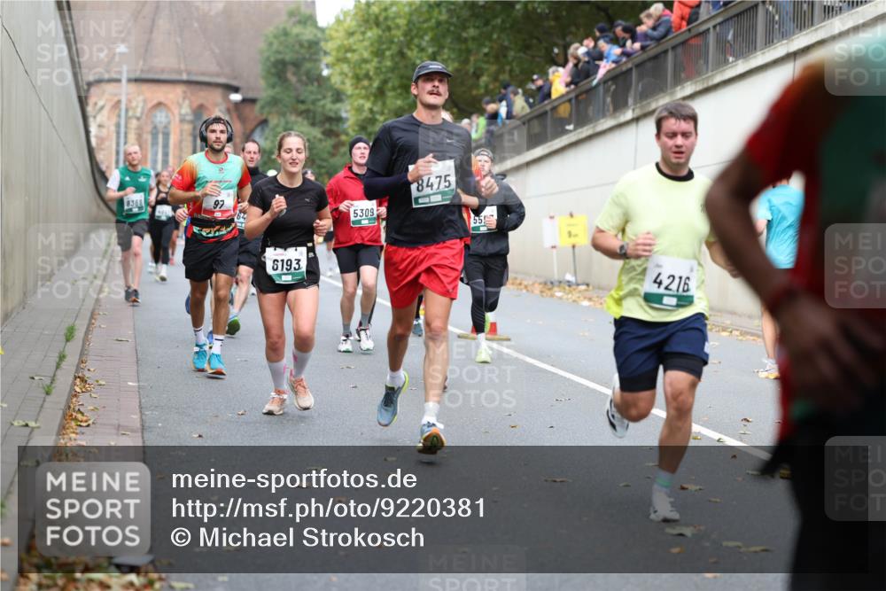 05.10.2025 - 20. swb-Marathon Bremen Michael Strokosch http://msf.ph/oto/9220381 05.10.2025 12:48:25 Laufen 8368, 97, 6193, 5309, 8475, 55, 42, 16 meine-sportfotos.de