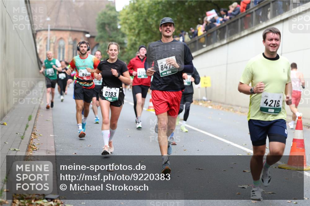 05.10.2025 - 20. swb-Marathon Bremen Michael Strokosch http://msf.ph/oto/9220383 05.10.2025 12:48:25 Laufen 6193, 530, 847, 4216 meine-sportfotos.de