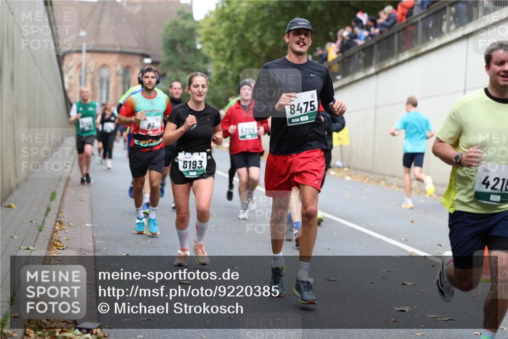 05.10.2025 - 20. swb-Marathon Bremen Michael Strokosch http://msf.ph/oto/9220385 05.10.2025 12:48:25 Laufen 6193, 5309, 8475, 42, 18 meine-sportfotos.de