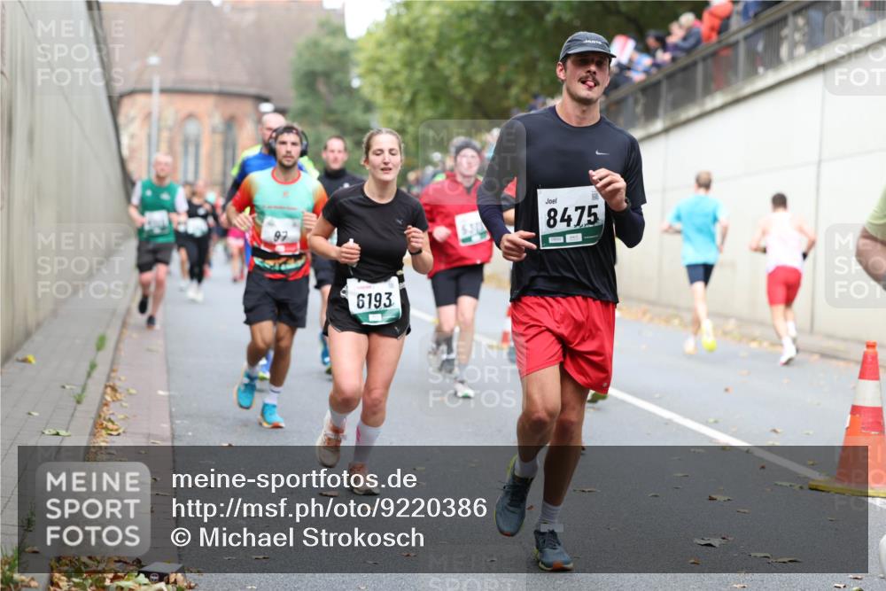 05.10.2025 - 20. swb-Marathon Bremen Michael Strokosch http://msf.ph/oto/9220386 05.10.2025 12:48:26 Laufen 6193, 8475 meine-sportfotos.de