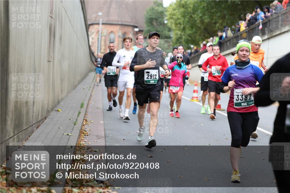 05.10.2025 - 20. swb-Marathon Bremen Michael Strokosch http://msf.ph/oto/9220408 05.10.2025 12:48:33 Laufen 7563, 29, 12, 361, 469, 386, 3387 meine-sportfotos.de