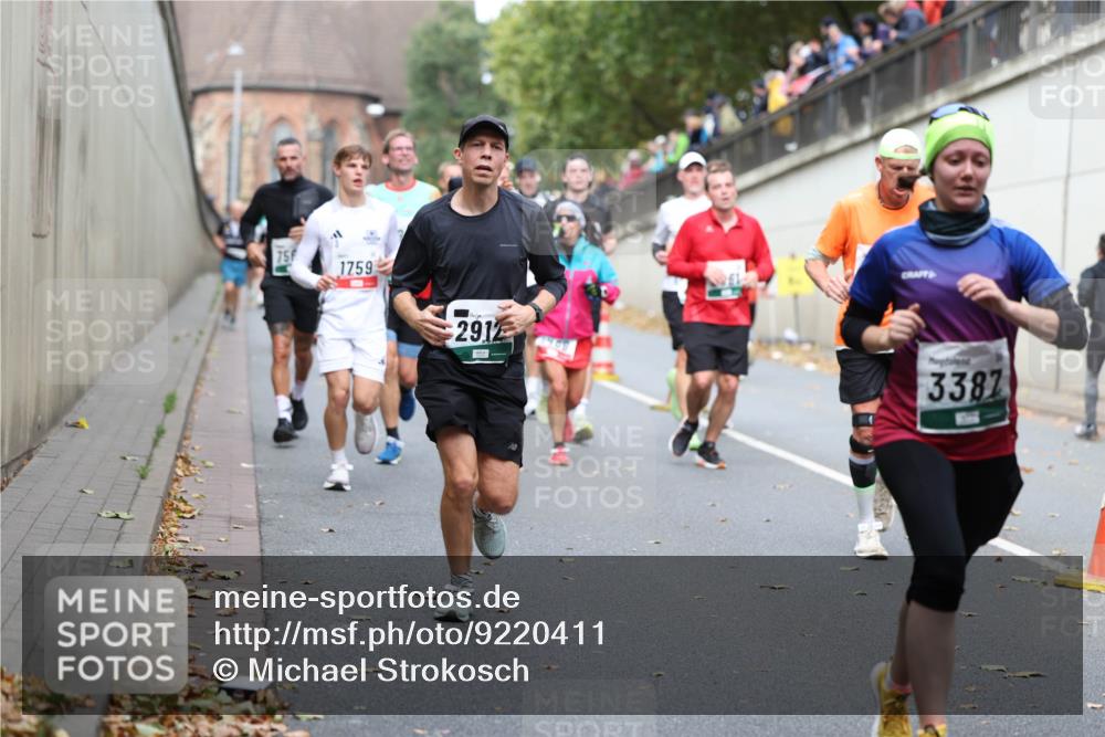05.10.2025 - 20. swb-Marathon Bremen Michael Strokosch http://msf.ph/oto/9220411 05.10.2025 12:48:34 Laufen 75, 1759, 2912, 3387 meine-sportfotos.de