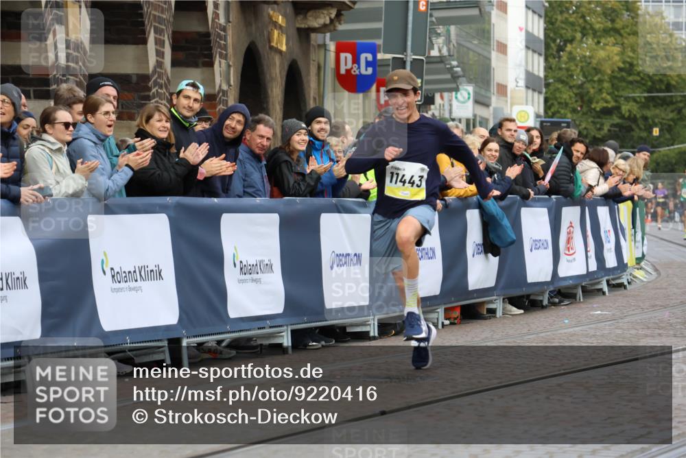 05.10.2025 - 20. swb-Marathon Bremen Strokosch-Dieckow http://msf.ph/oto/9220416 05.10.2025 10:35:14 Ziel 11443 meine-sportfotos.de