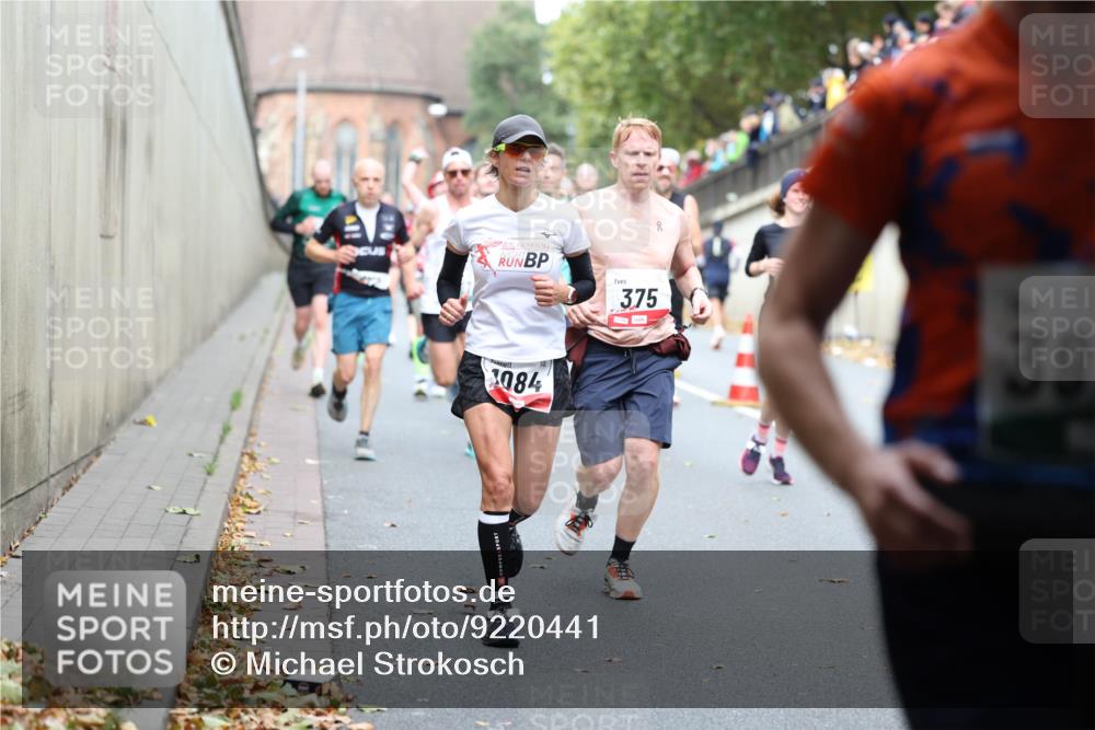 05.10.2025 - 20. swb-Marathon Bremen Michael Strokosch http://msf.ph/oto/9220441 05.10.2025 12:48:41 Laufen 084, 375, 39 meine-sportfotos.de