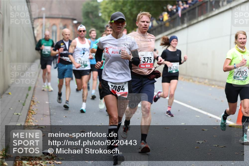 05.10.2025 - 20. swb-Marathon Bremen Michael Strokosch http://msf.ph/oto/9220443 05.10.2025 12:48:42 Laufen 3467, 084, 375, 01755, 6325, 7702 meine-sportfotos.de