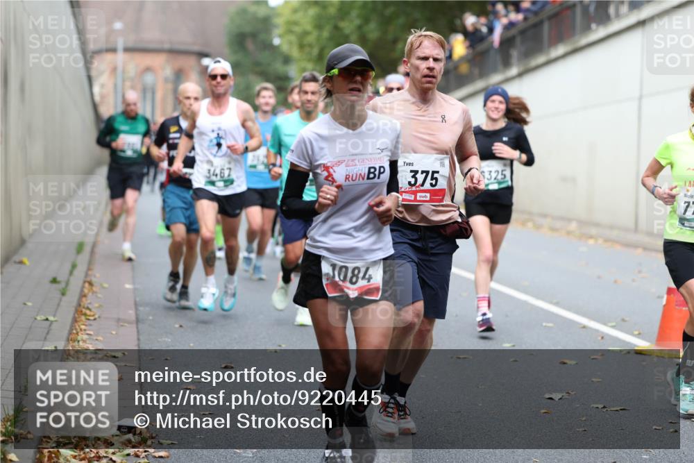 05.10.2025 - 20. swb-Marathon Bremen Michael Strokosch http://msf.ph/oto/9220445 05.10.2025 12:48:42 Laufen 3467, 375, 325, 01755, 72, 084 meine-sportfotos.de