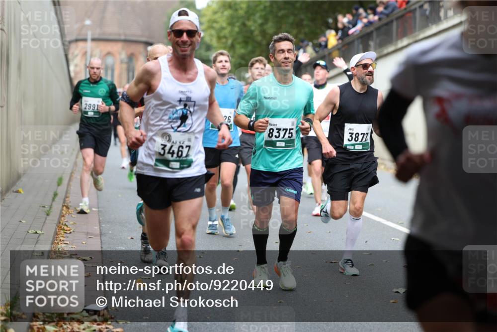 05.10.2025 - 20. swb-Marathon Bremen Michael Strokosch http://msf.ph/oto/9220449 05.10.2025 12:48:43 Laufen 2991, 4, 3467, 26, 8375, 3872, 28 meine-sportfotos.de