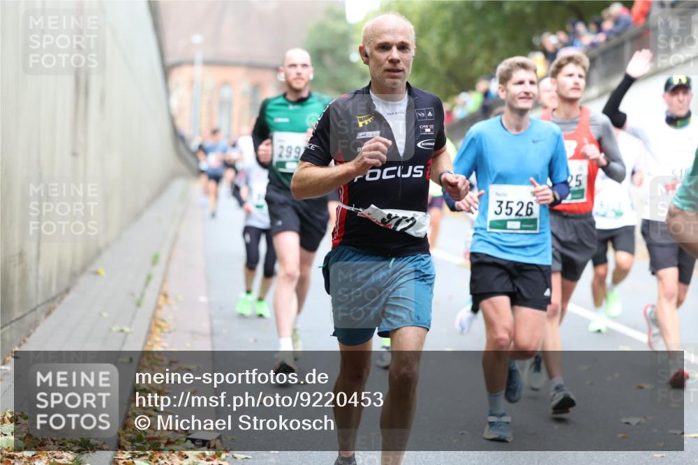 05.10.2025 - 20. swb-Marathon Bremen Michael Strokosch http://msf.ph/oto/9220453 05.10.2025 12:48:45 Laufen 299, 3526, 25 meine-sportfotos.de