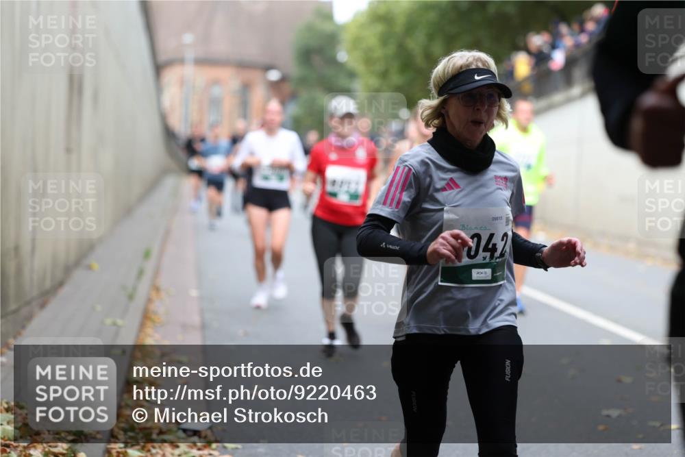 05.10.2025 - 20. swb-Marathon Bremen Michael Strokosch http://msf.ph/oto/9220463 05.10.2025 12:48:47 Laufen 09815, 042 meine-sportfotos.de