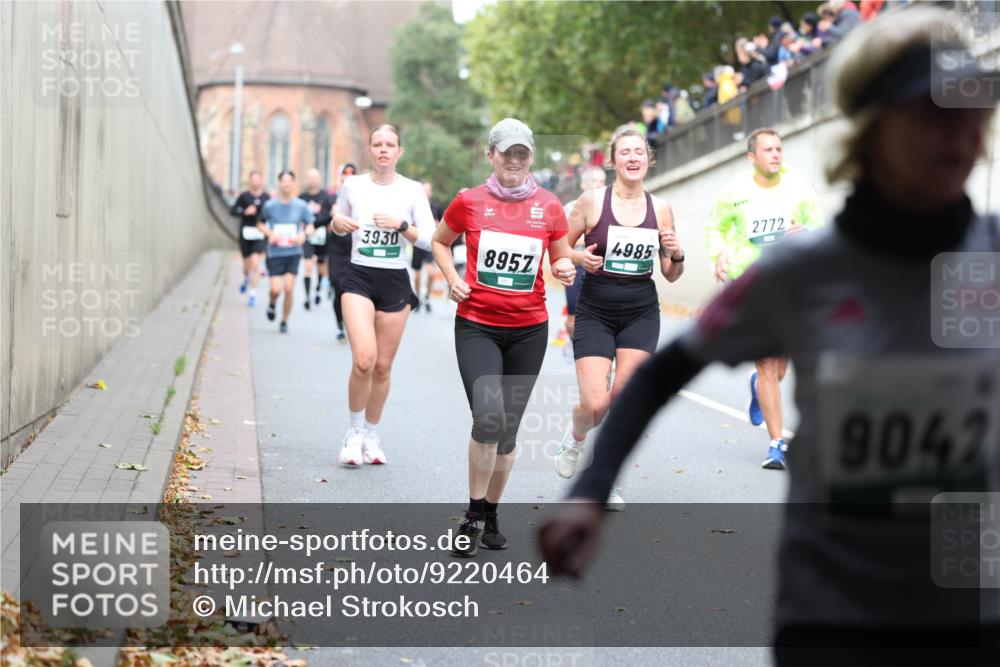05.10.2025 - 20. swb-Marathon Bremen Michael Strokosch http://msf.ph/oto/9220464 05.10.2025 12:48:47 Laufen 2772, 3930, 4985, 8957, 9042 meine-sportfotos.de