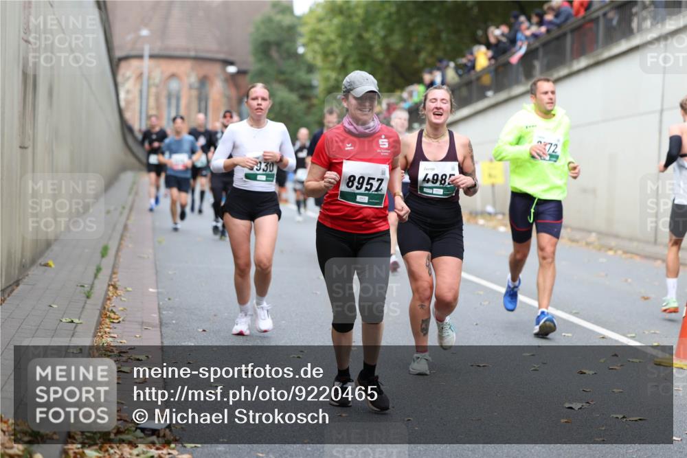 05.10.2025 - 20. swb-Marathon Bremen Michael Strokosch http://msf.ph/oto/9220465 05.10.2025 12:48:48 Laufen 930, 8957, 4985, 72 meine-sportfotos.de