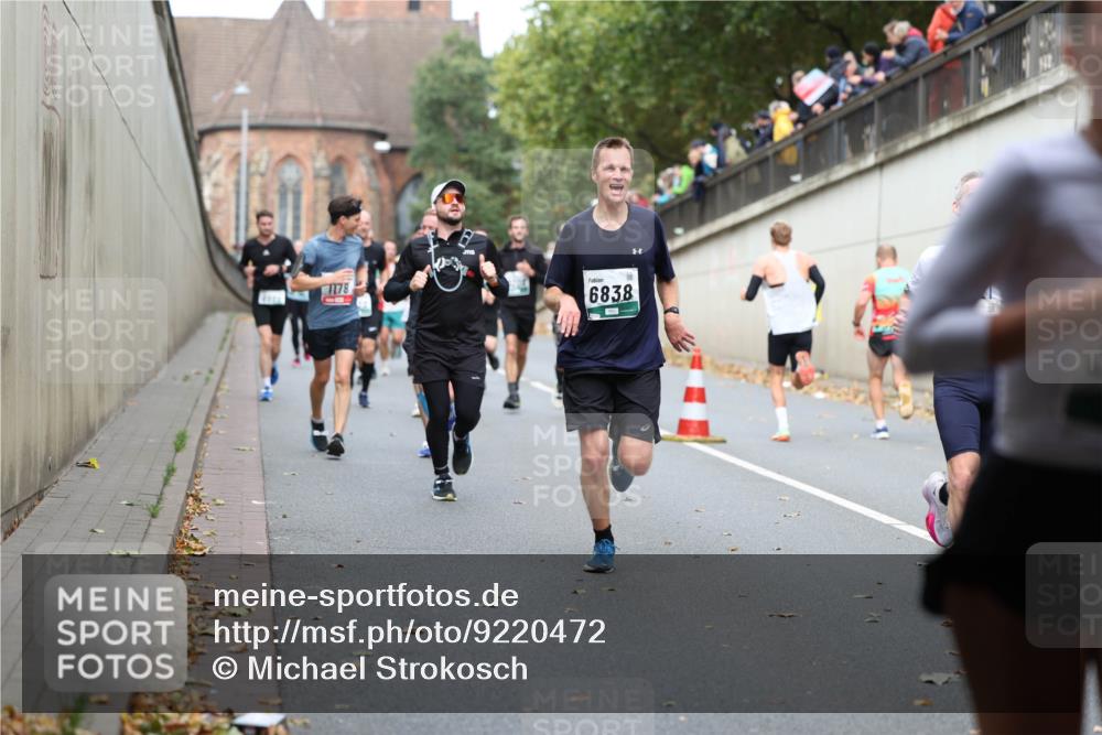 05.10.2025 - 20. swb-Marathon Bremen Michael Strokosch http://msf.ph/oto/9220472 05.10.2025 12:48:50 Laufen 1178, 6838 meine-sportfotos.de