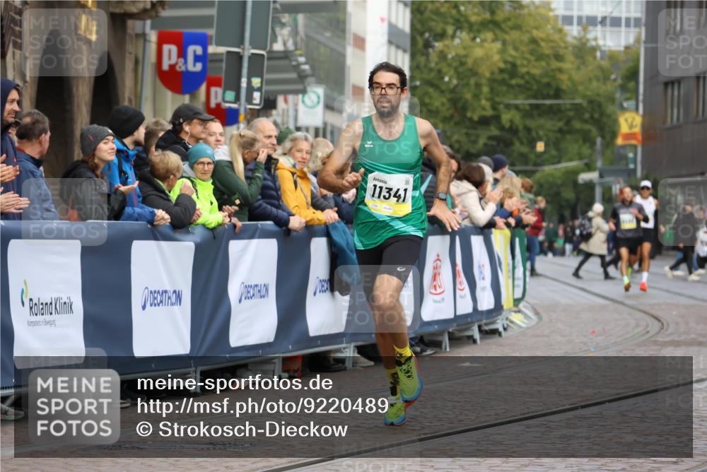 05.10.2025 - 20. swb-Marathon Bremen Strokosch-Dieckow http://msf.ph/oto/9220489 05.10.2025 10:35:29 Ziel 9340, 9697, 10538, 11341 meine-sportfotos.de