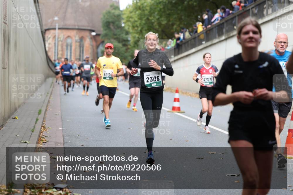 05.10.2025 - 20. swb-Marathon Bremen Michael Strokosch http://msf.ph/oto/9220506 05.10.2025 12:49:01 Laufen 5934, 2306, 7319 meine-sportfotos.de