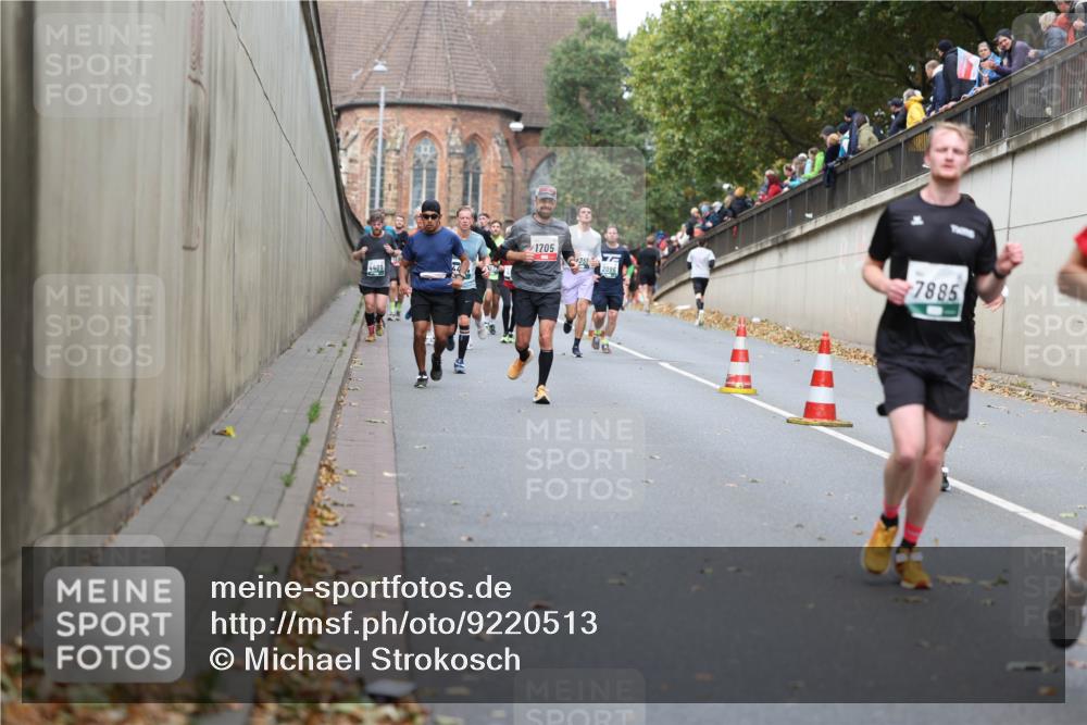 05.10.2025 - 20. swb-Marathon Bremen Michael Strokosch http://msf.ph/oto/9220513 05.10.2025 12:49:05 Laufen 4409, 1705, 355, 7885 meine-sportfotos.de