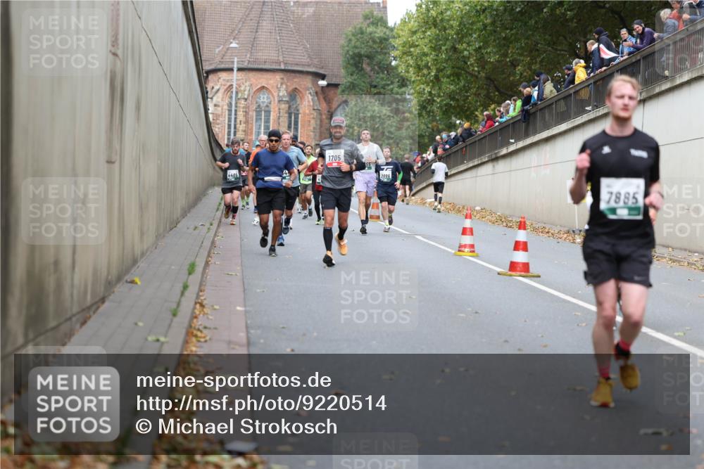 05.10.2025 - 20. swb-Marathon Bremen Michael Strokosch http://msf.ph/oto/9220514 05.10.2025 12:49:05 Laufen 4409, 1705, 2096, 7885 meine-sportfotos.de