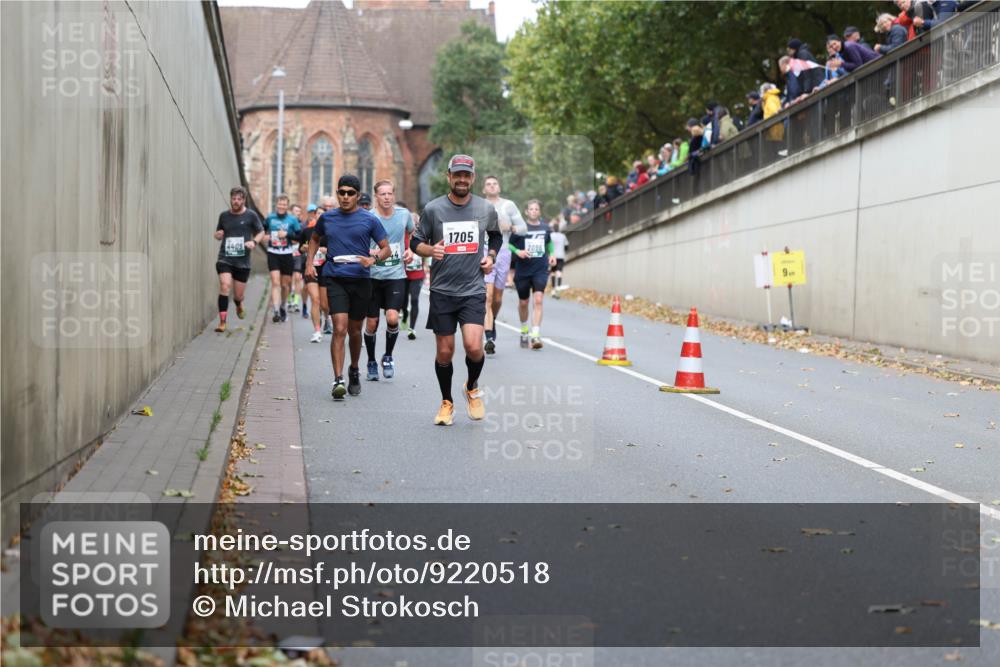 05.10.2025 - 20. swb-Marathon Bremen Michael Strokosch http://msf.ph/oto/9220518 05.10.2025 12:49:07 Laufen 1705, 4409, 2096, 9 meine-sportfotos.de