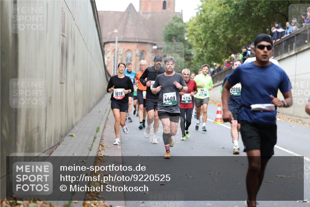 05.10.2025 - 20. swb-Marathon Bremen Michael Strokosch http://msf.ph/oto/9220525 05.10.2025 12:49:11 Laufen 1019, 3673, 4409, 4714, 2096 meine-sportfotos.de
