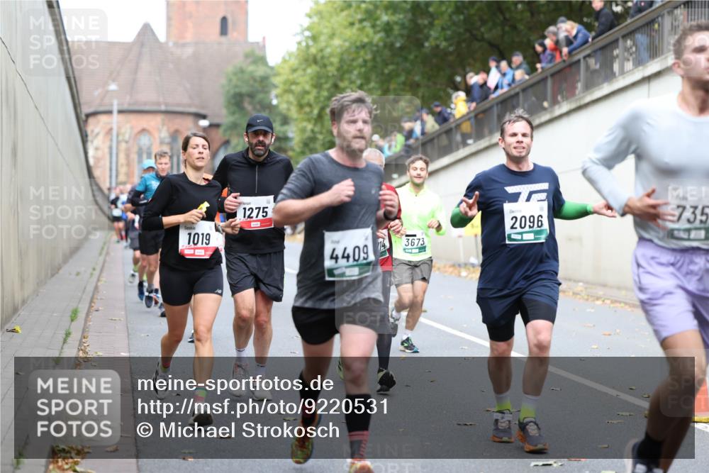 05.10.2025 - 20. swb-Marathon Bremen Michael Strokosch http://msf.ph/oto/9220531 05.10.2025 12:49:13 Laufen 1019, 1275, 4409, 14, 3673, 2096, 735 meine-sportfotos.de