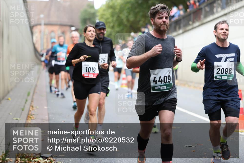 05.10.2025 - 20. swb-Marathon Bremen Michael Strokosch http://msf.ph/oto/9220532 05.10.2025 12:49:14 Laufen 1019, 275, 4409, 04105, 2096 meine-sportfotos.de