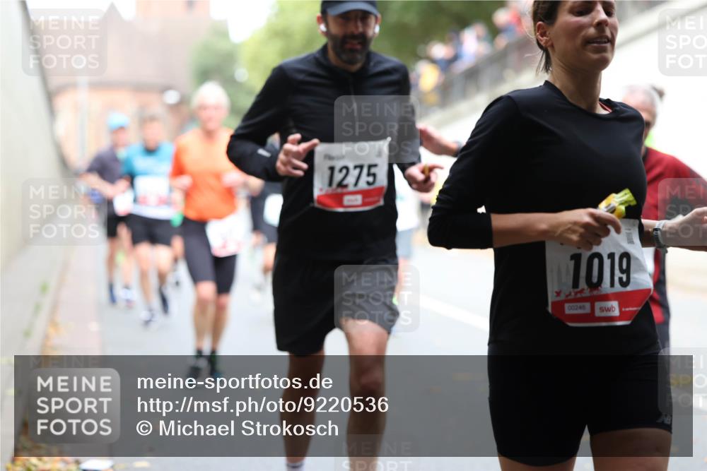 05.10.2025 - 20. swb-Marathon Bremen Michael Strokosch http://msf.ph/oto/9220536 05.10.2025 12:49:15 Laufen 1275, 1019, 00246 meine-sportfotos.de