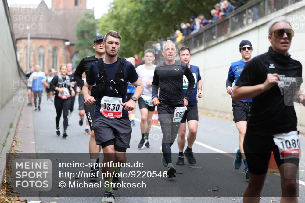 05.10.2025 - 20. swb-Marathon Bremen Michael Strokosch http://msf.ph/oto/9220546 05.10.2025 12:49:21 Laufen 43, 1330, 891, 1080 meine-sportfotos.de
