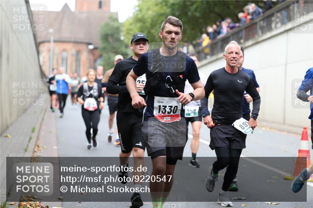 05.10.2025 - 20. swb-Marathon Bremen Michael Strokosch http://msf.ph/oto/9220547 05.10.2025 12:49:21 Laufen 25, 1330, 89 meine-sportfotos.de
