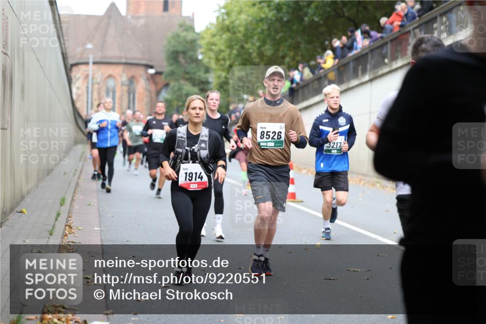 05.10.2025 - 20. swb-Marathon Bremen Michael Strokosch http://msf.ph/oto/9220551 05.10.2025 12:49:23 Laufen 191, 1914, 8526, 3217 meine-sportfotos.de
