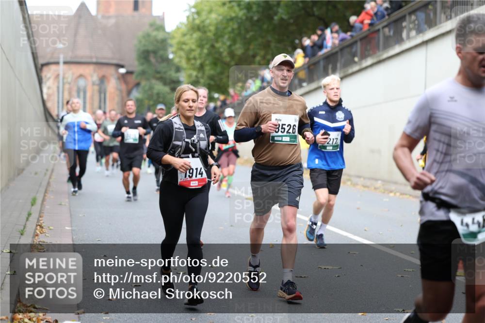 05.10.2025 - 20. swb-Marathon Bremen Michael Strokosch http://msf.ph/oto/9220552 05.10.2025 12:49:23 Laufen 1914, 3526, 212, 54 meine-sportfotos.de