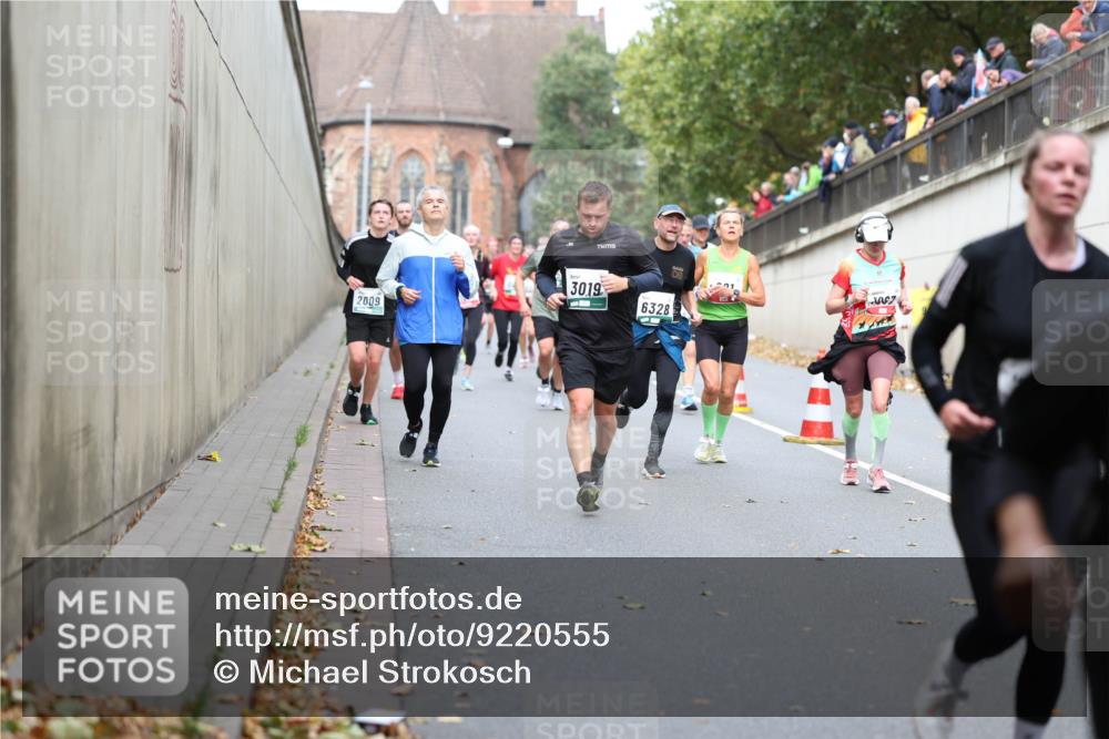 05.10.2025 - 20. swb-Marathon Bremen Michael Strokosch http://msf.ph/oto/9220555 05.10.2025 12:49:25 Laufen 2009, 3019, 6328 meine-sportfotos.de