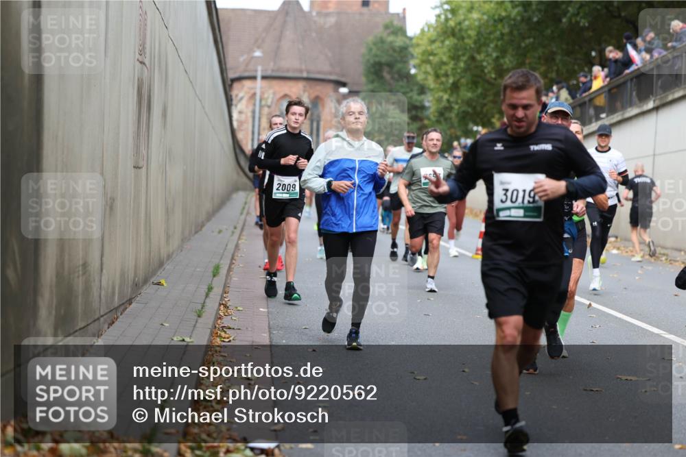 05.10.2025 - 20. swb-Marathon Bremen Michael Strokosch http://msf.ph/oto/9220562 05.10.2025 12:49:27 Laufen 2009, 3019 meine-sportfotos.de