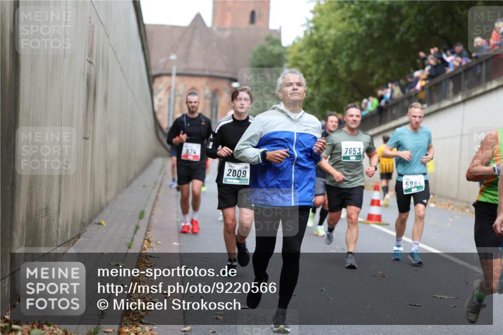 05.10.2025 - 20. swb-Marathon Bremen Michael Strokosch http://msf.ph/oto/9220566 05.10.2025 12:49:28 Laufen 874, 2009, 7653, 5985 meine-sportfotos.de