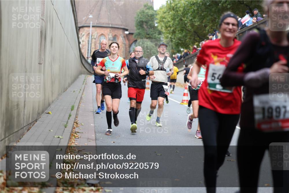 05.10.2025 - 20. swb-Marathon Bremen Michael Strokosch http://msf.ph/oto/9220579 05.10.2025 12:49:34 Laufen 14, 96, 54, 1997 meine-sportfotos.de