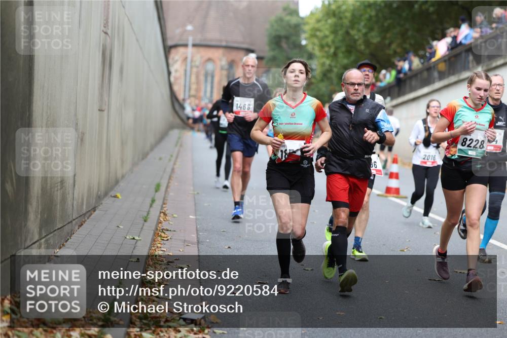 05.10.2025 - 20. swb-Marathon Bremen Michael Strokosch http://msf.ph/oto/9220584 05.10.2025 12:49:35 Laufen 1468, 86, 2016, 8228 meine-sportfotos.de