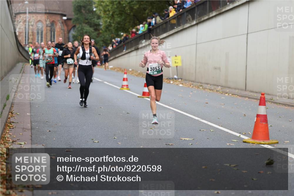 05.10.2025 - 20. swb-Marathon Bremen Michael Strokosch http://msf.ph/oto/9220598 05.10.2025 12:49:44 Laufen 3053 meine-sportfotos.de