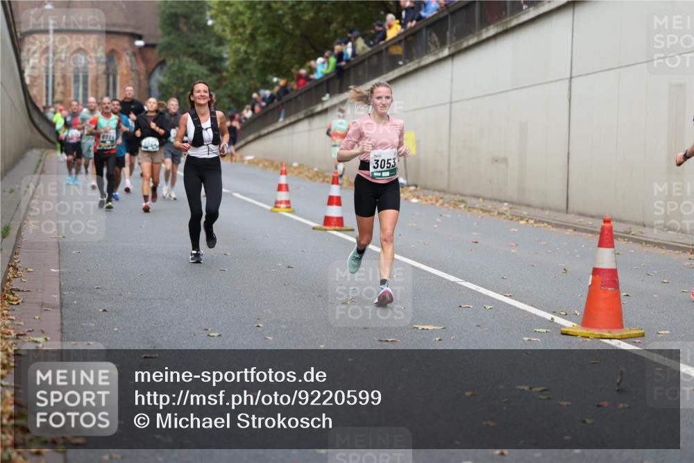 05.10.2025 - 20. swb-Marathon Bremen Michael Strokosch http://msf.ph/oto/9220599 05.10.2025 12:49:44 Laufen 6984, 3053 meine-sportfotos.de