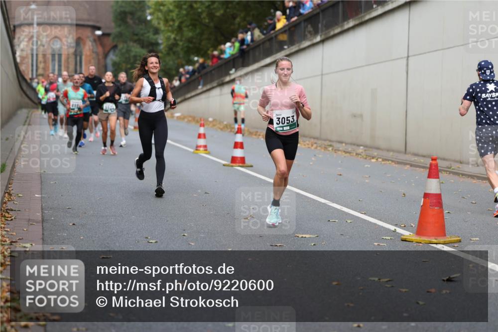 05.10.2025 - 20. swb-Marathon Bremen Michael Strokosch http://msf.ph/oto/9220600 05.10.2025 12:49:44 Laufen 3053 meine-sportfotos.de