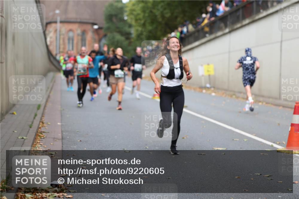 05.10.2025 - 20. swb-Marathon Bremen Michael Strokosch http://msf.ph/oto/9220605 05.10.2025 12:49:46 Laufen  meine-sportfotos.de